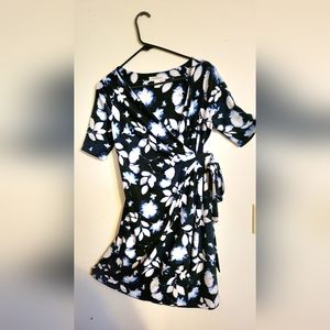 Maturity Wrap Dress, blue & white floral,